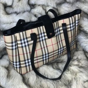 Pre-Loved Classic Large Burberry Tote Bag